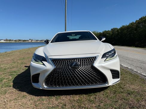 Used 2019 Lexus LS 500 w/ Interior Upgrade Package image 9