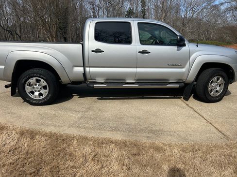 Used 2011 Toyota Tacoma PreRunner w/ SR5 Pkg #2 image 16