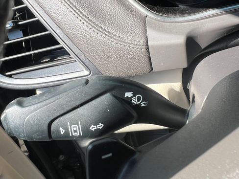 Used 2018 Lincoln MKX Reserve w/ Driver Assistance Package image 18