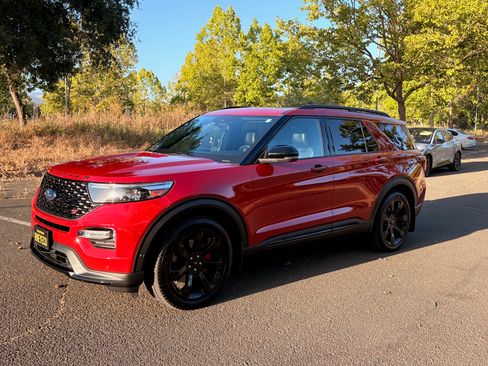 Used 2022 Ford Explorer ST w/ Equipment Group 401A RWD image 2