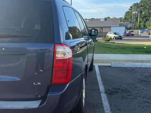 Used 2008 Kia Sedona LX FWD image 4