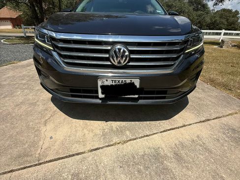 Used 2021 Volkswagen Passat 2.0T SE FWD image 5