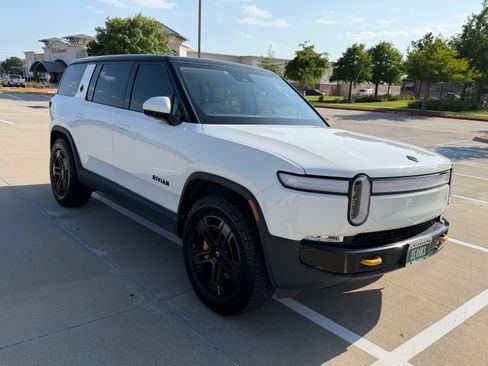 Used 2023 Rivian R1S Adventure AWD/4WD image 5