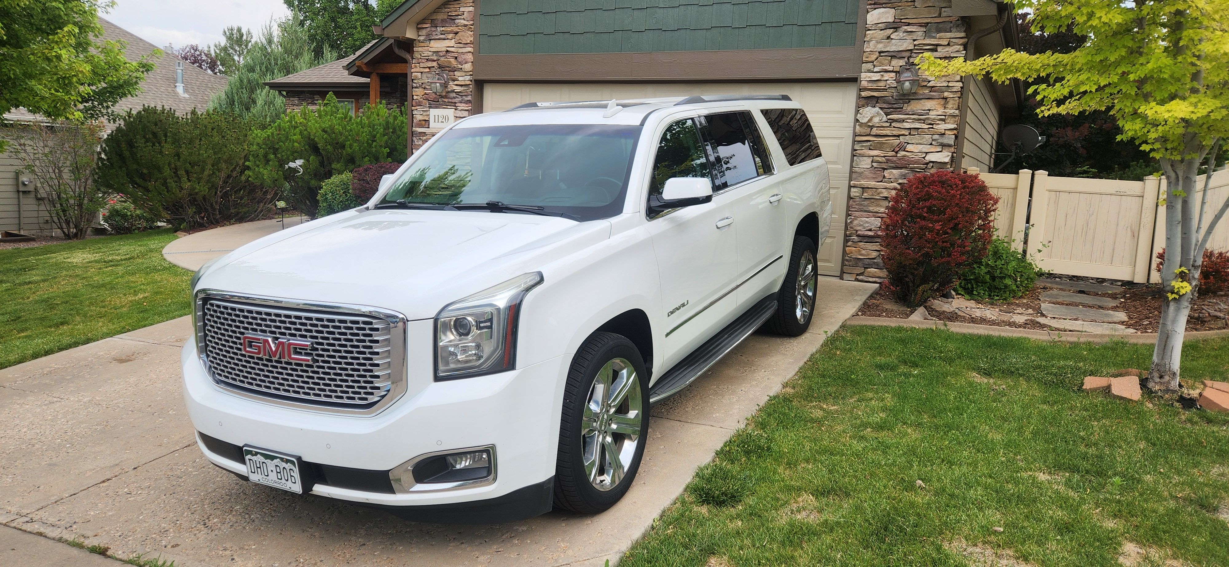 Used 2016 GMC Yukon XL Denali w/ Open Road Package AWD/4WD image 2