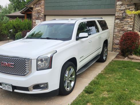 Used 2016 GMC Yukon XL Denali w/ Open Road Package AWD/4WD image 2