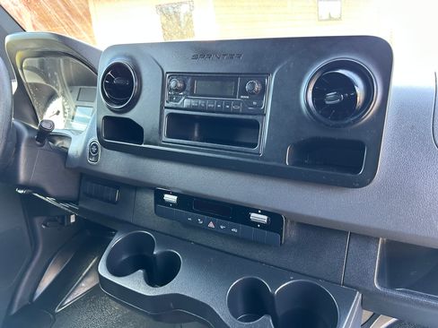 Used 2020 Mercedes-Benz Sprinter 2500 image 13