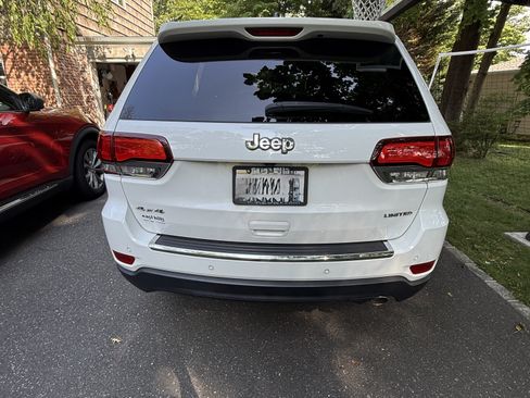 Used 2020 Jeep Grand Cherokee Limited AWD/4WD image 14