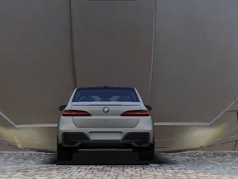 Used 2024 BMW i7 xDrive60 w/ Executive Package image 9