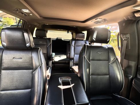 Used 2022 Cadillac Escalade Premium Luxury w/ Performance Package image 11