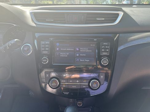 Used 2016 Nissan Rogue SL w/ SL Premium Package AWD/4WD image 5
