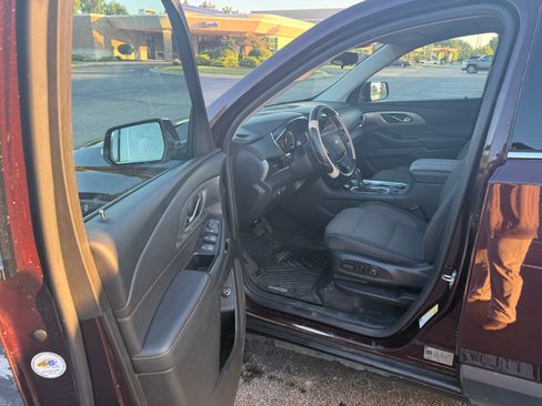 Used 2019 Chevrolet Traverse LT AWD/4WD image 11