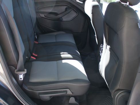 Used 2019 Ford Escape SE image 19