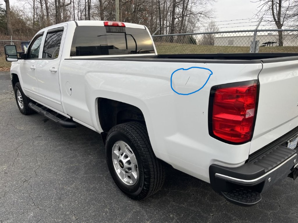 Used 2019 Chevrolet Silverado 2500 LT w/ LT Convenience Package AWD/4WD image 4