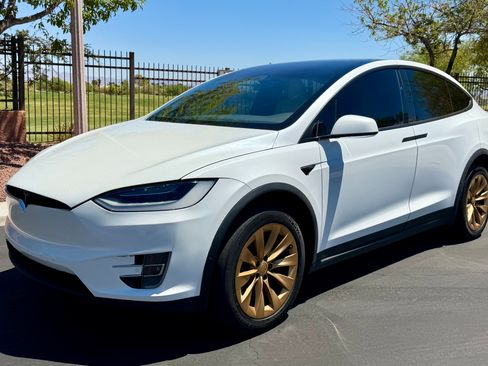 Used 2020 Tesla Model X AWD/4WD image 1