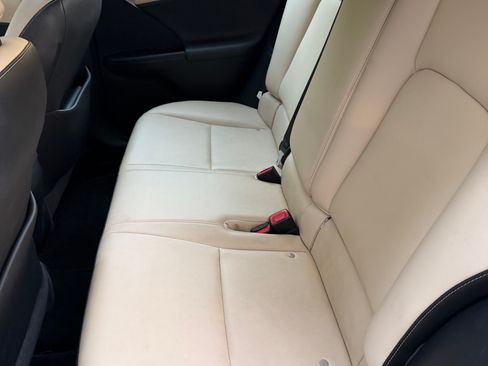 Used 2015 Lexus CT 200h w/ Navigation Package FWD image 13