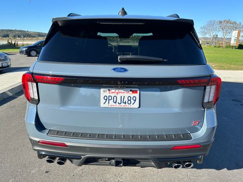 Used 2025 Ford Explorer ST image 10