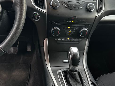 Used 2018 Ford Edge SEL image 12