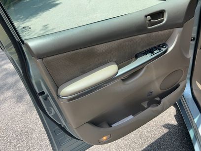 Used 2009 Toyota Sienna LE