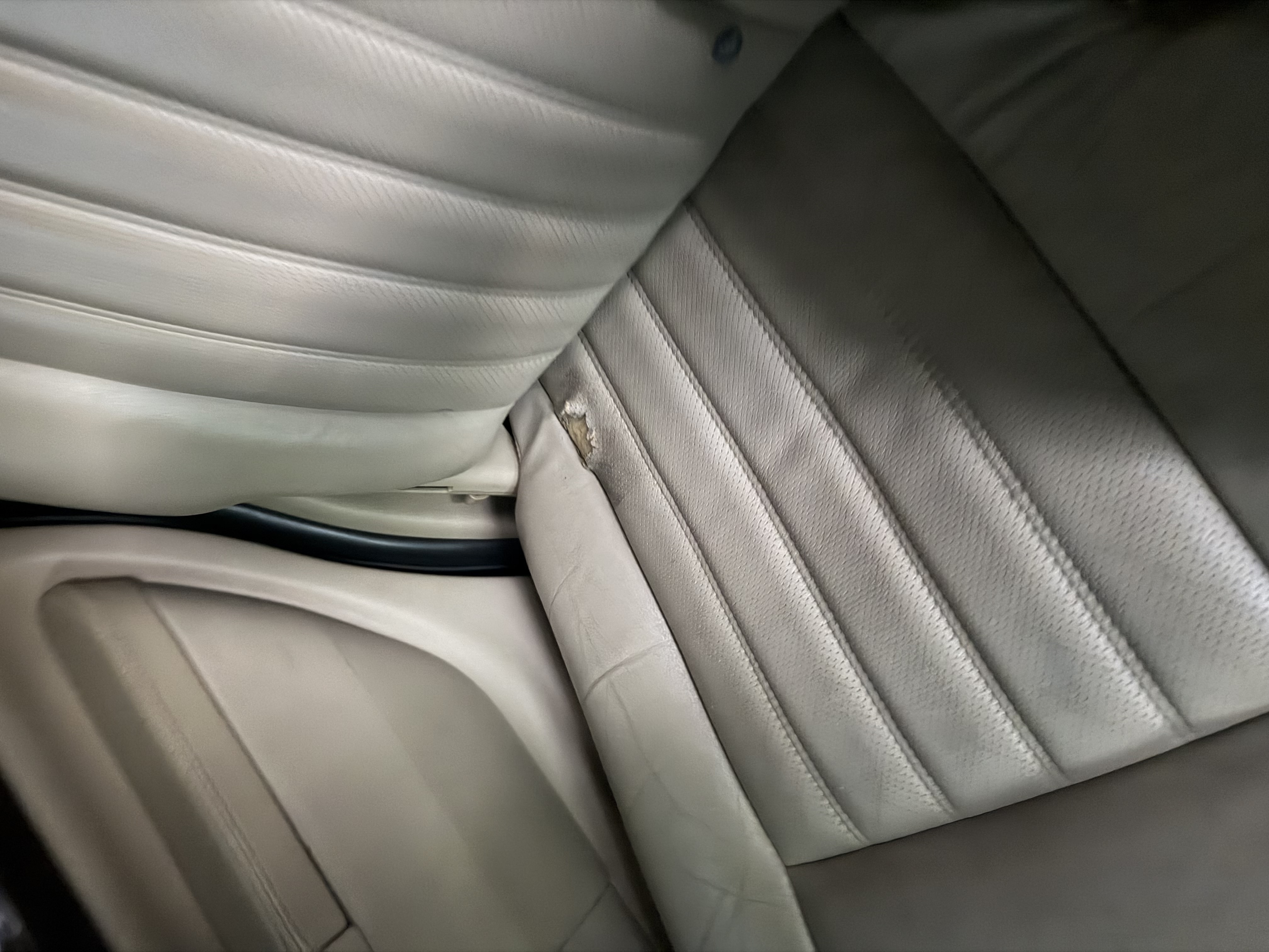 Used 2005 Lincoln Aviator AWD image 8
