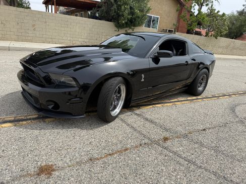 Used 2013 Ford Mustang Shelby GT500 RWD image 4