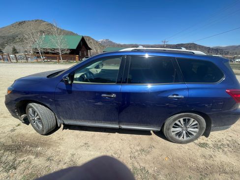 Used 2020 Nissan Pathfinder SL AWD/4WD image 4