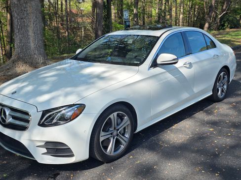 Used 2017 Mercedes-Benz E 300 image 10