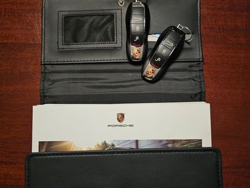 Used 2016 Porsche Macan Turbo image 33