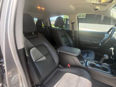 Used 2021 Chevrolet Colorado Z71 AWD/4WD image 12