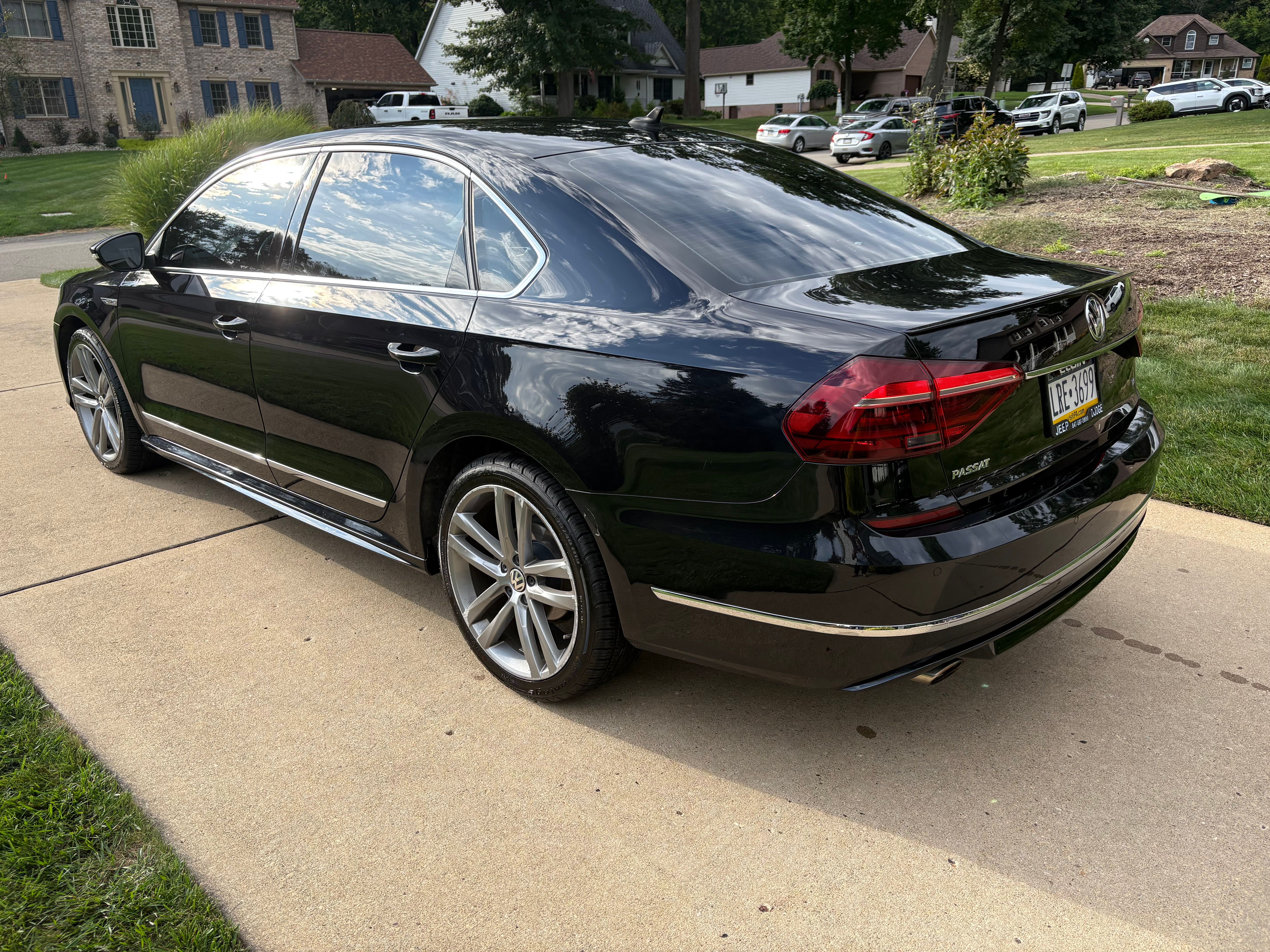 Used 2019 Volkswagen Passat 2.0T SE R-Line FWD image 6