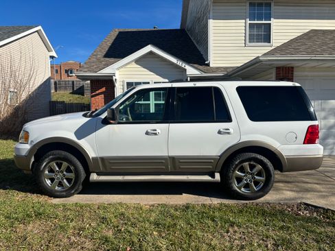 Used 2004 Ford Expedition Eddie Bauer image 2
