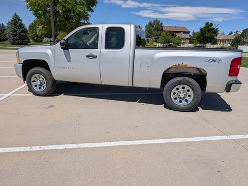 Used 2011 Chevrolet Silverado 1500 LT AWD/4WD image 4