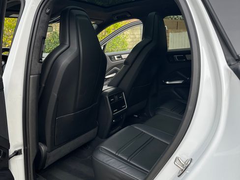 Used 2023 Porsche Cayenne Turbo S image 26