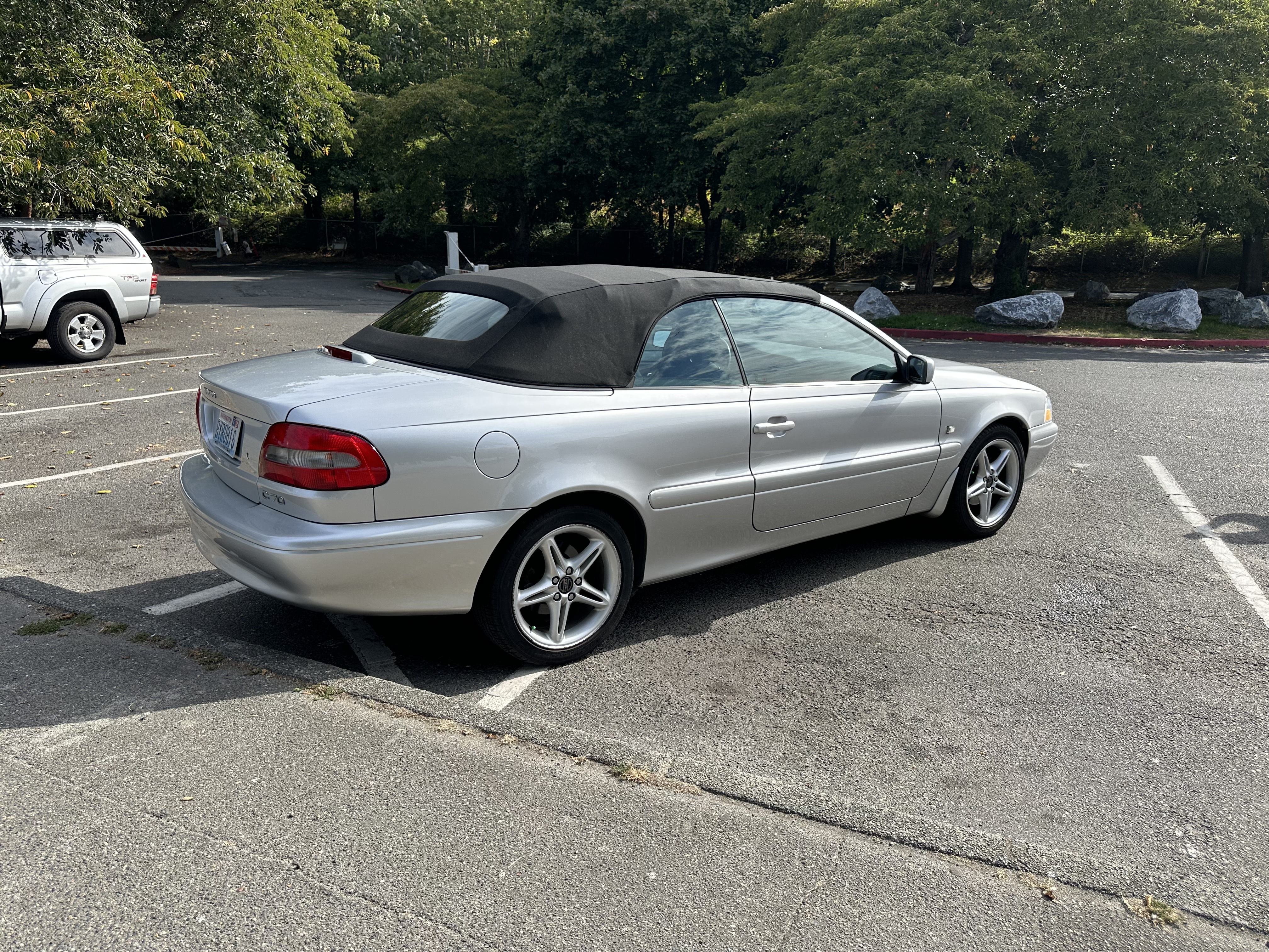 Used 2002 Volvo C70 HT FWD image 4