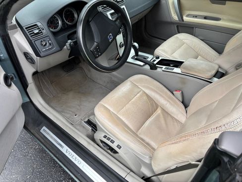 Used 2011 Volvo C70 T5 w/ Convenience Pkg image 6
