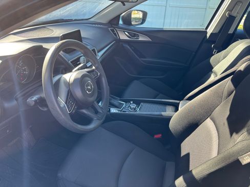 Used 2018 MAZDA MAZDA3 Sport image 10