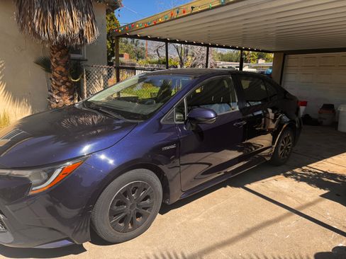 Used 2020 Toyota Corolla LE image 4