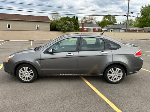 Used 2010 Ford Focus SEL FWD image 9