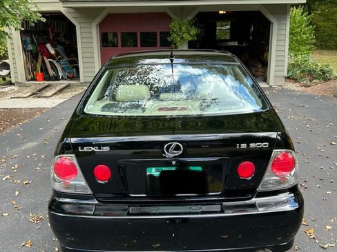 Used 2001 Lexus IS 300 RWD image 8