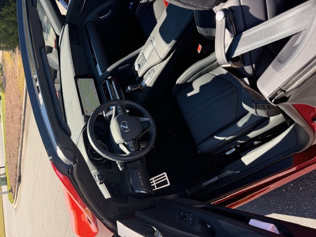 Used 2026 Lexus LC 500 Convertible w/ Touring Package RWD image 18