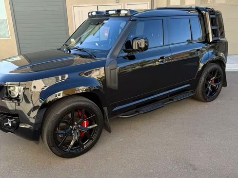 Used 2022 Land Rover Defender 110 X-Dynamic HSE image 4