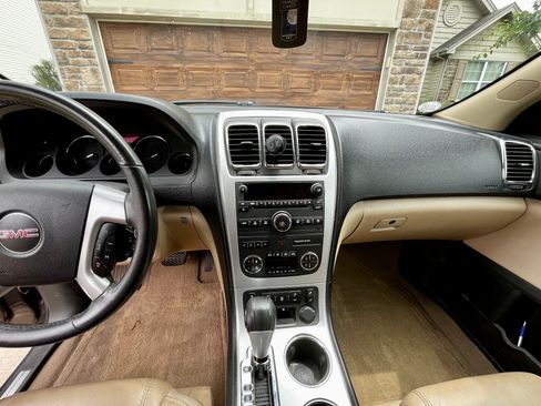 Used 2012 GMC Acadia SLT FWD image 11