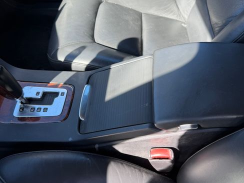 Used 2009 Volvo V70 image 17