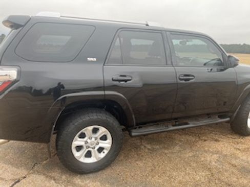 Used 2015 Toyota 4Runner SR5 image 6