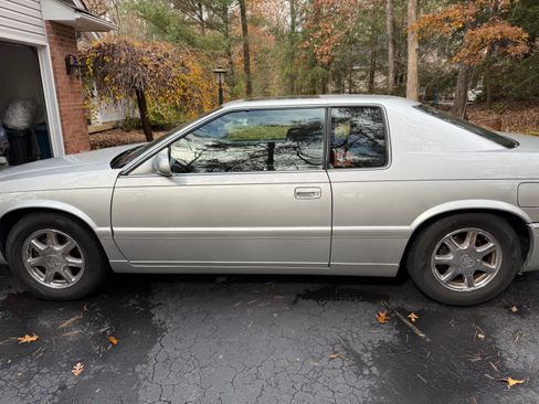 Used 2002 Cadillac Eldorado Touring w/ Preffered Equipment Group image 10