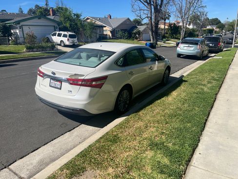 Used 2014 Toyota Avalon XLE Touring image 6