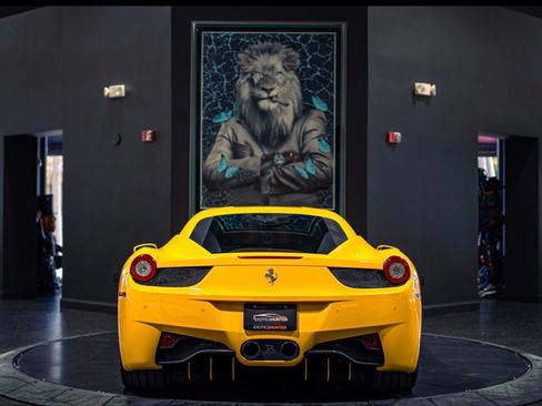 Used 2011 Ferrari 458 Italia Coupe RWD image 4