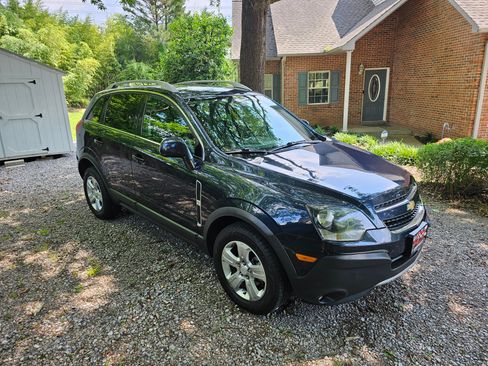 Used 2015 Chevrolet Captiva Sport LS FWD image 4