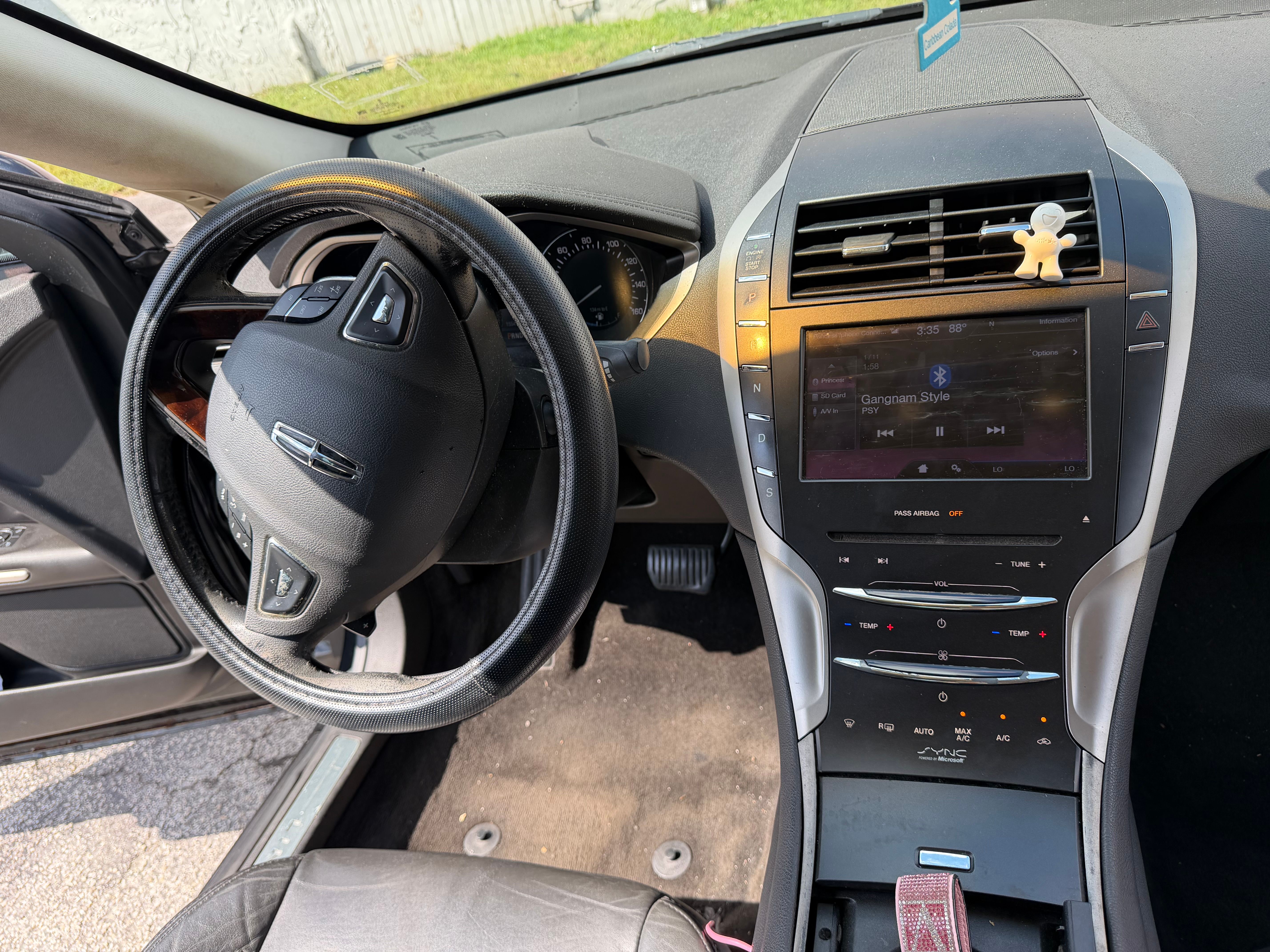 Used 2013 Lincoln MKZ FWD image 6