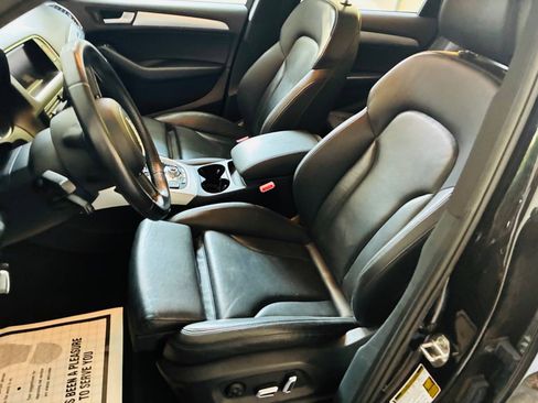 Used 2017 Audi Q5 2.0T Premium Plus w/ Technology Package image 2