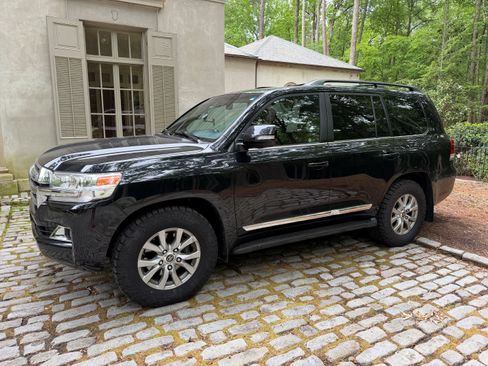 Used 2016 Toyota Land Cruiser AWD/4WD image 1